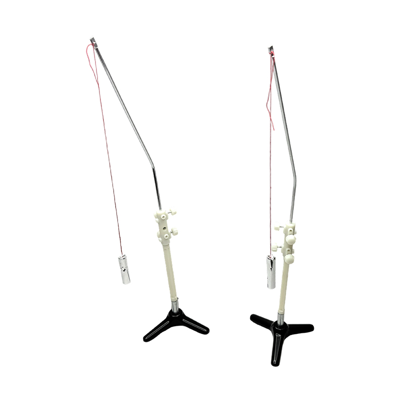 Física de la enseñanza del laboratorio Utilice material de demostración de péndulo electrostático