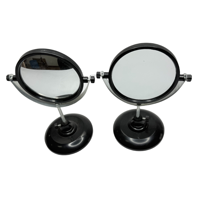 Sosteniendo la demostración del espejo convexo del espejo convexo / sostenimiento del espejo convexo